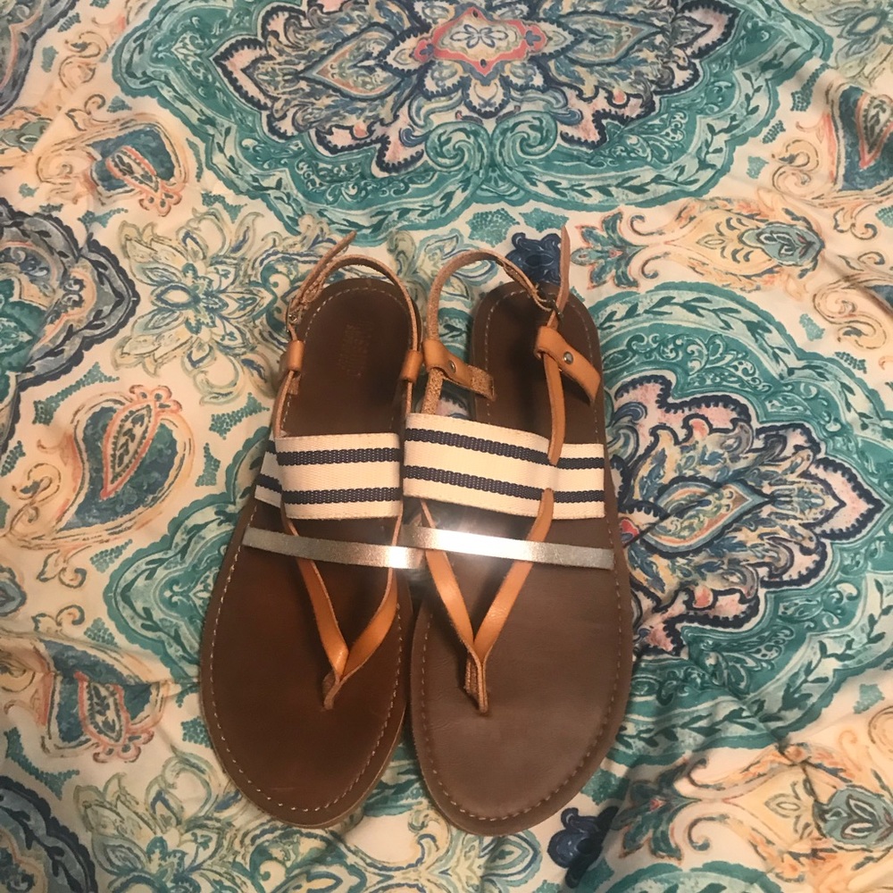 Worn once mossimo sandals